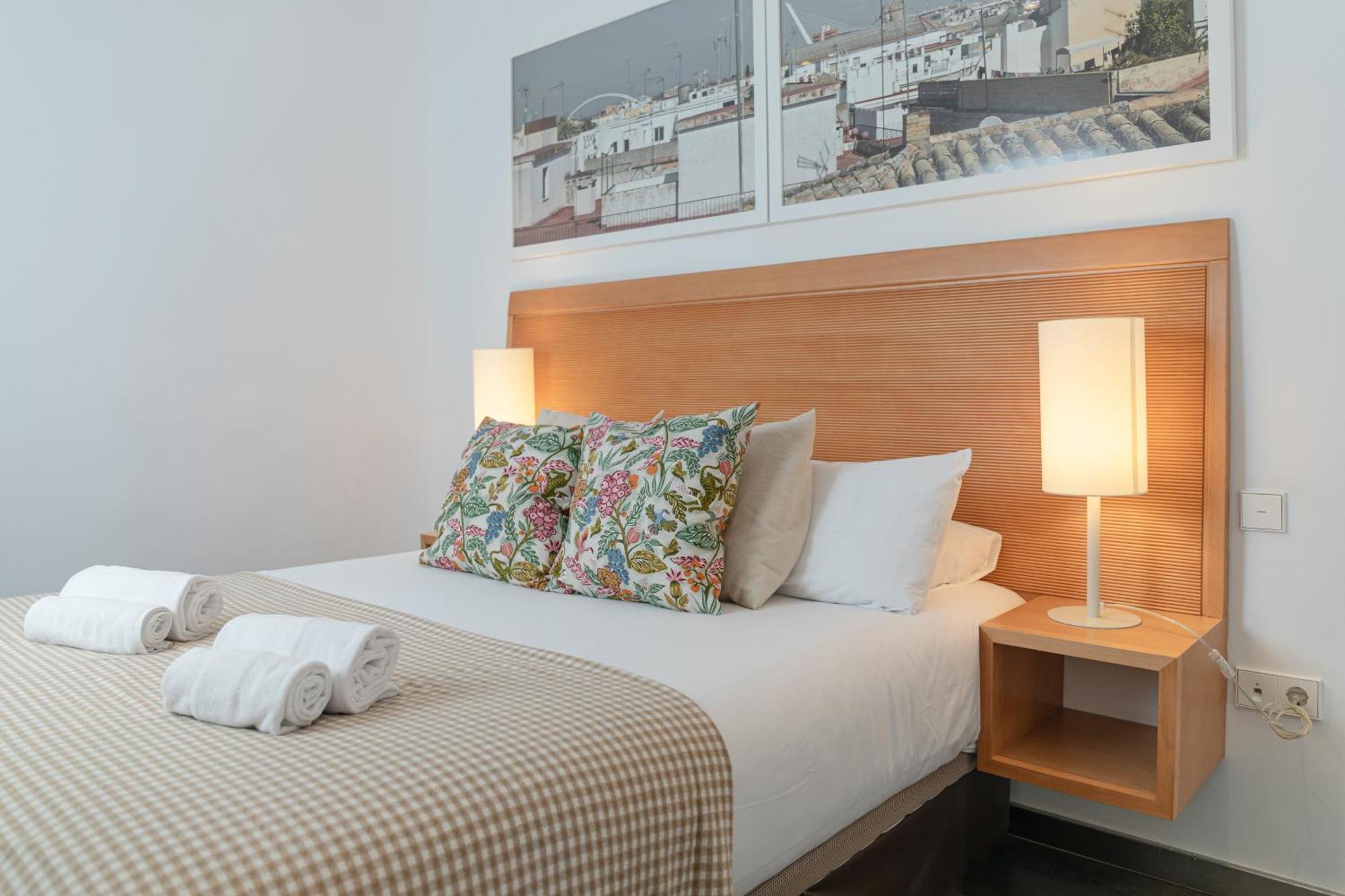 Stay U-Nique Apartments Eslava Seville Ngoại thất bức ảnh