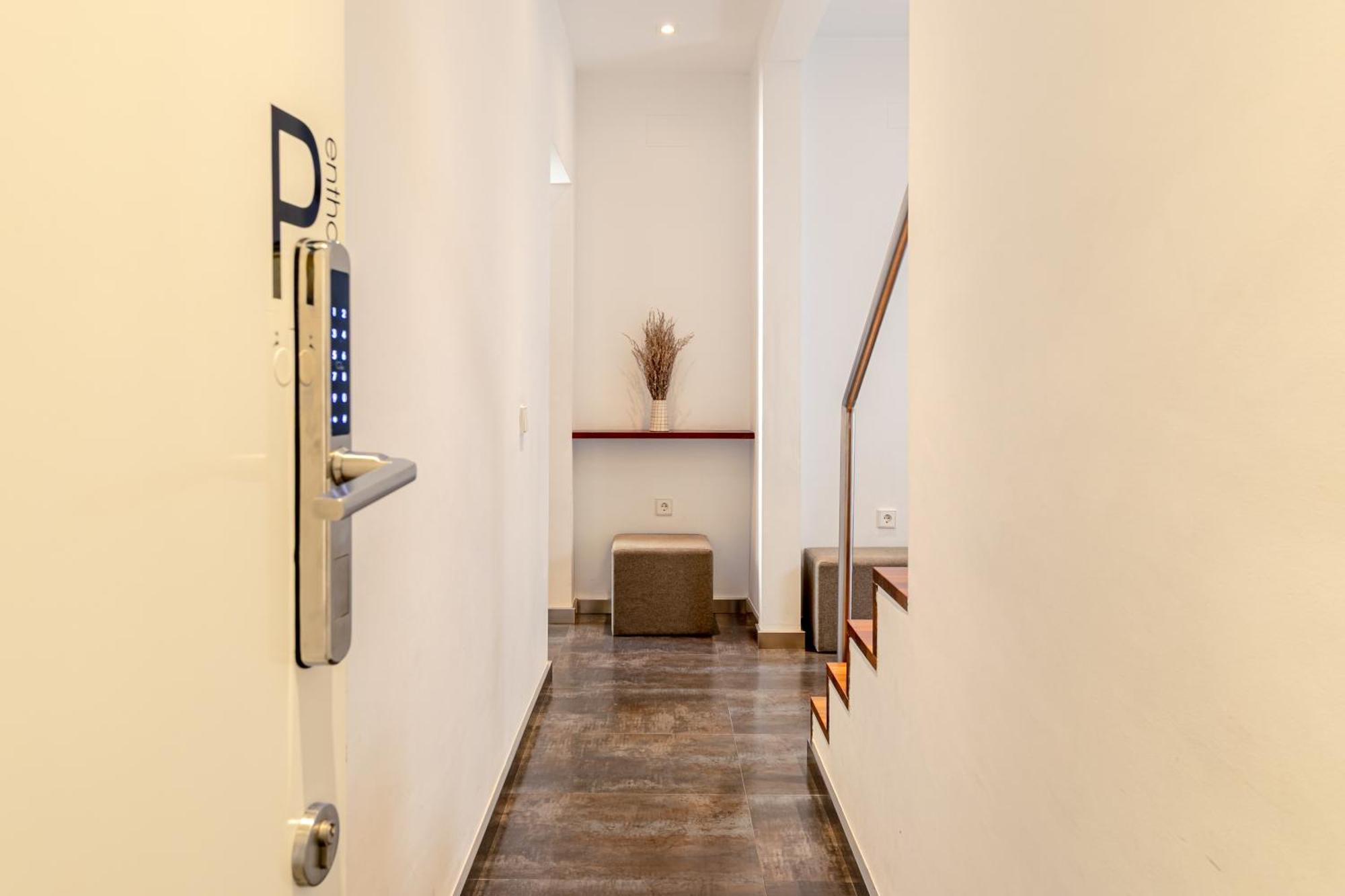 Stay U-Nique Apartments Eslava Seville Ngoại thất bức ảnh