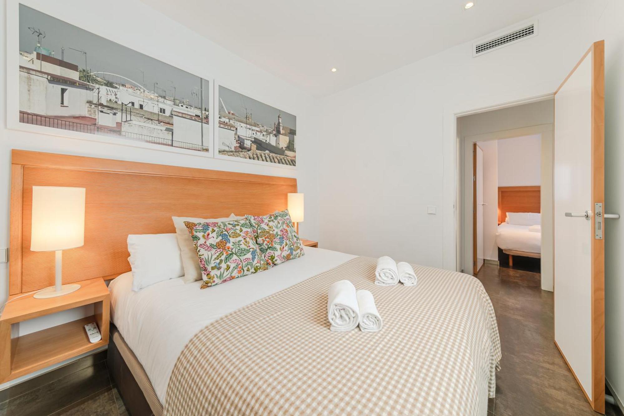 Stay U-Nique Apartments Eslava Seville Ngoại thất bức ảnh