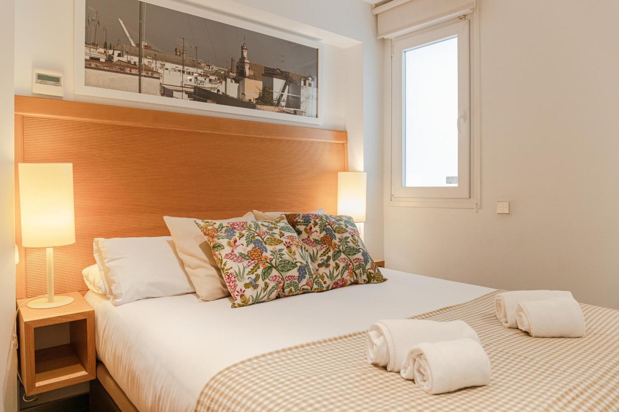 Stay U-Nique Apartments Eslava Seville Ngoại thất bức ảnh