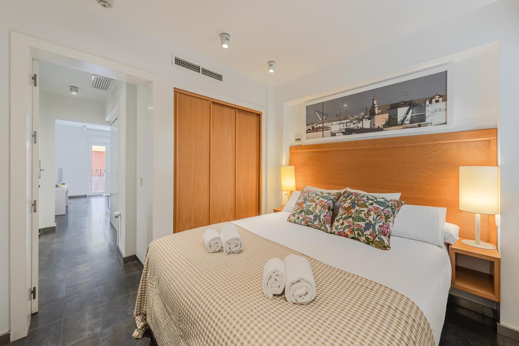 Stay U-Nique Apartments Eslava Seville Ngoại thất bức ảnh